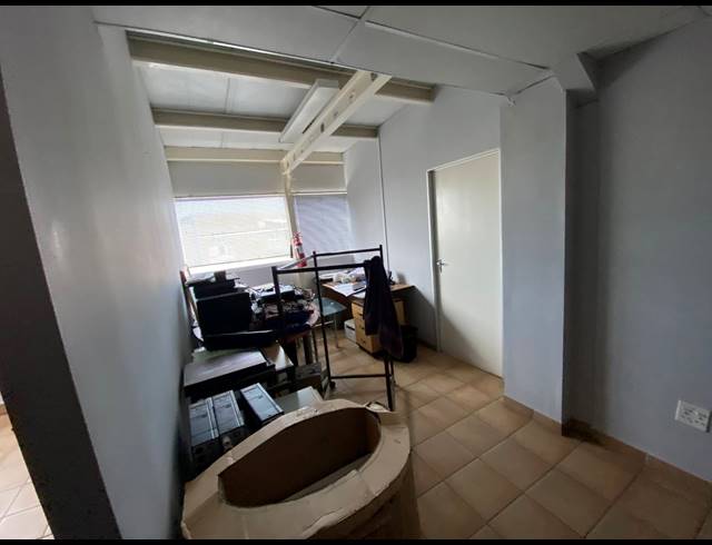 608M² WAREHOUSE FOR SALE IN KILLARNEY GARDENS